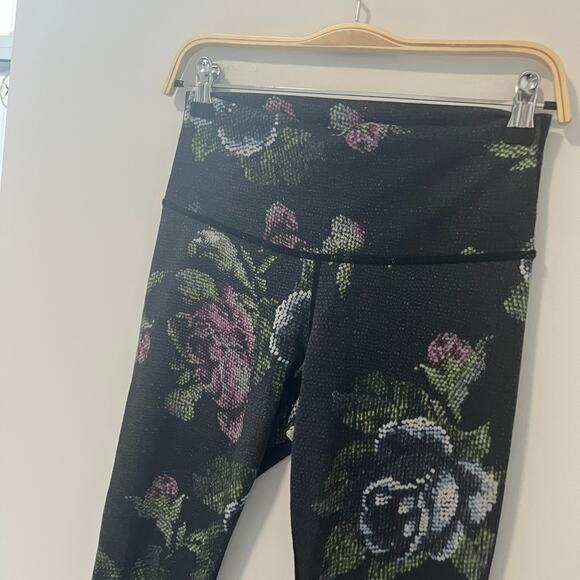 Lululemon Floral Print Wunder Under Leggings Size 6 - Picture 2 of 4